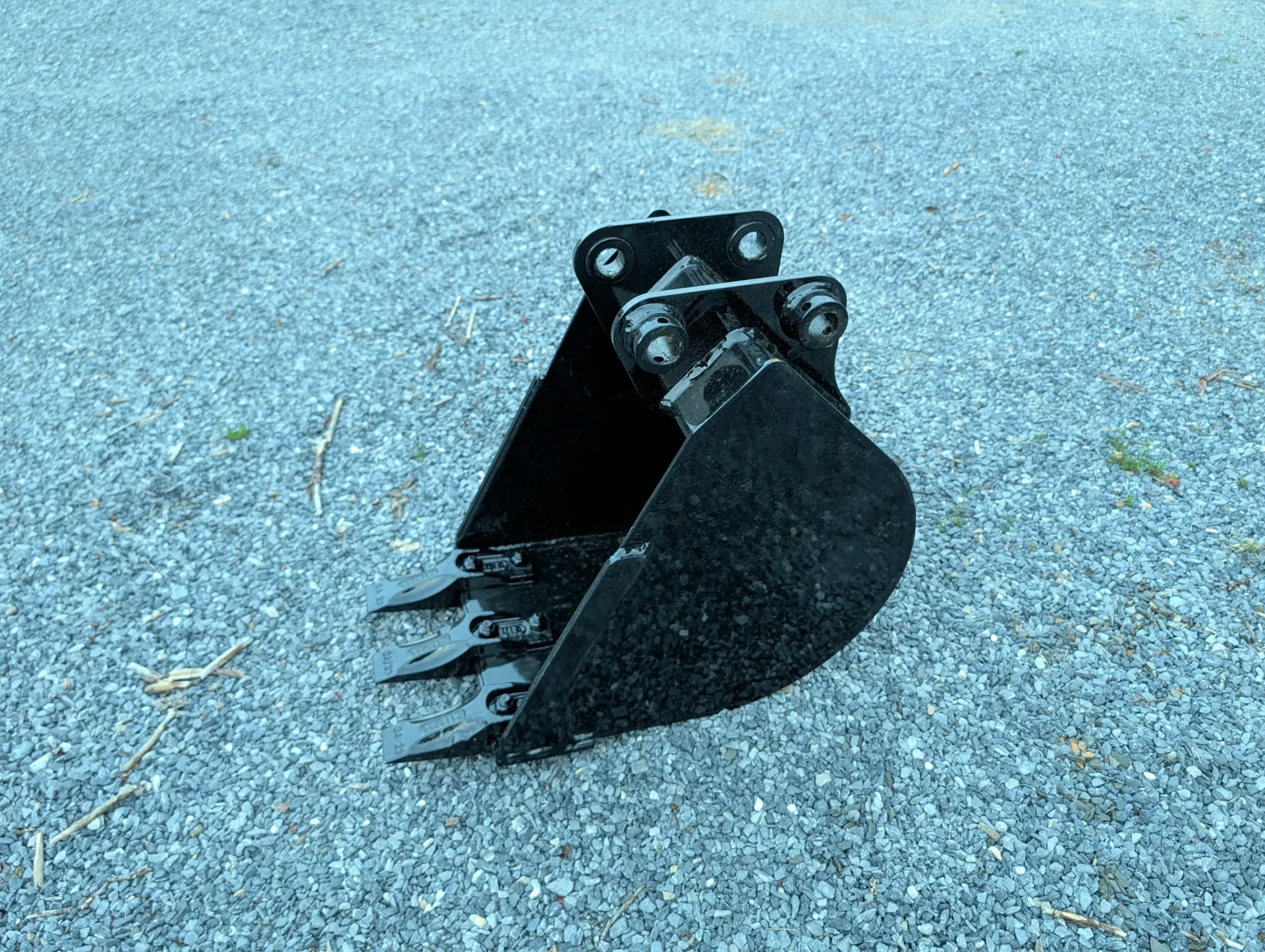 Yanmar 12" Backhoe Bucket