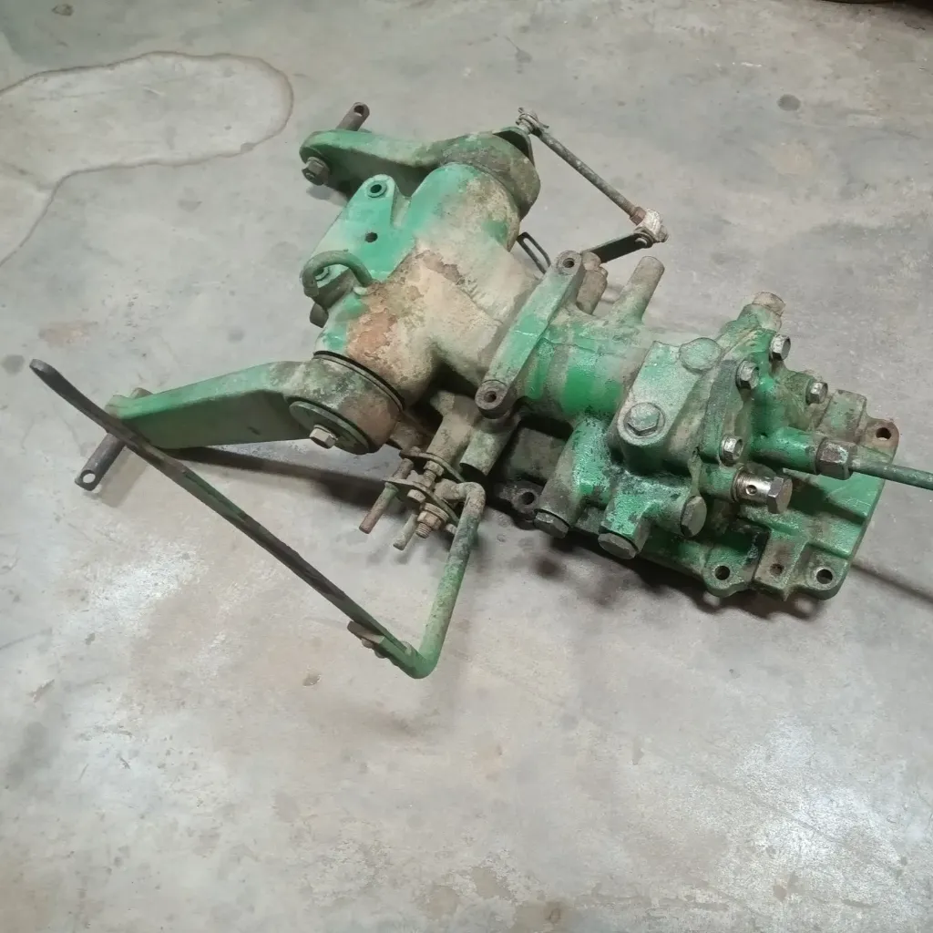 [JD-AM877526-COMP-U] Complete Rockshaft Housing Assembly