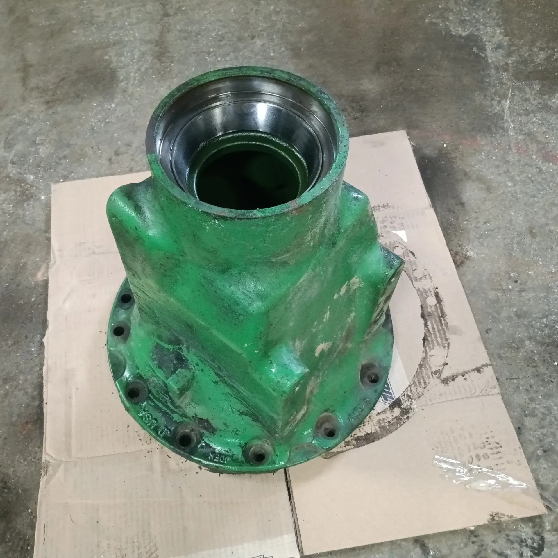 [JD-R321765-U] Axle Housing