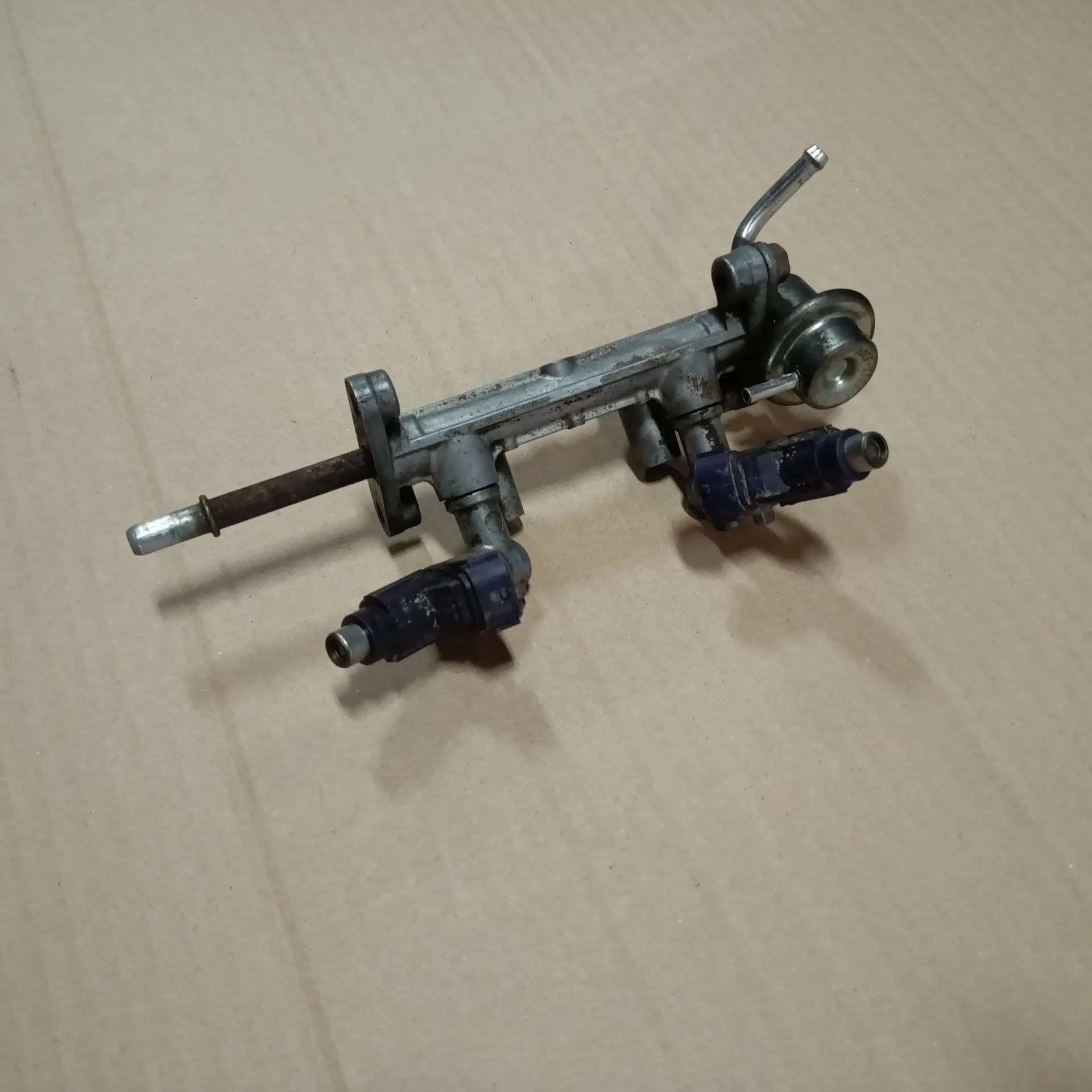 [JD-AUC10052-U] Injection Rail With Injectors
