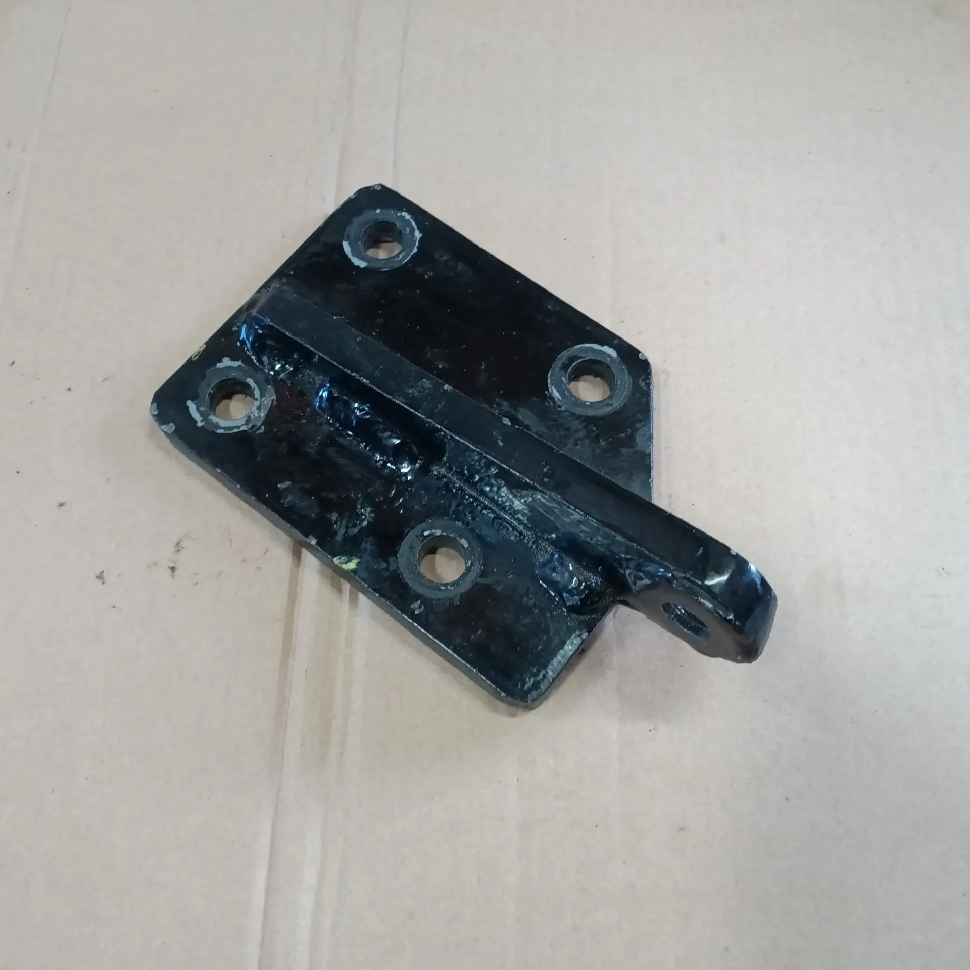 [YM-1A8550-74200-O] Right Sway Limiter Bracket