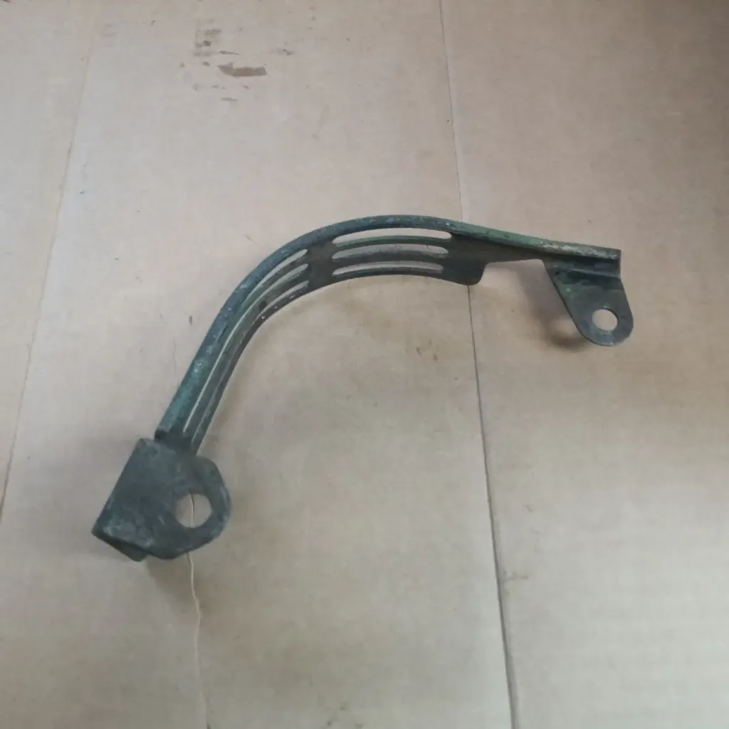 [JD-R122848-U] Alternator Shield