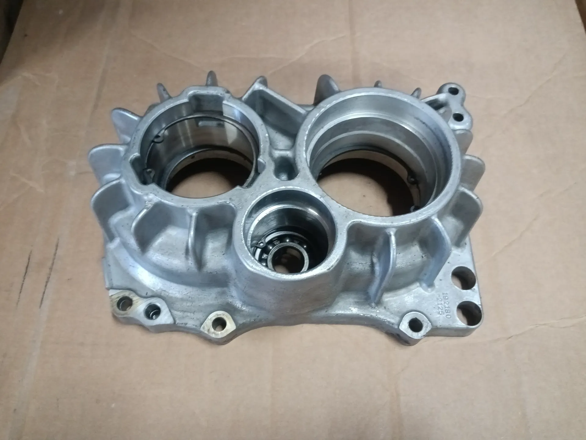 [JDR226595] Clutch Housing Retainer