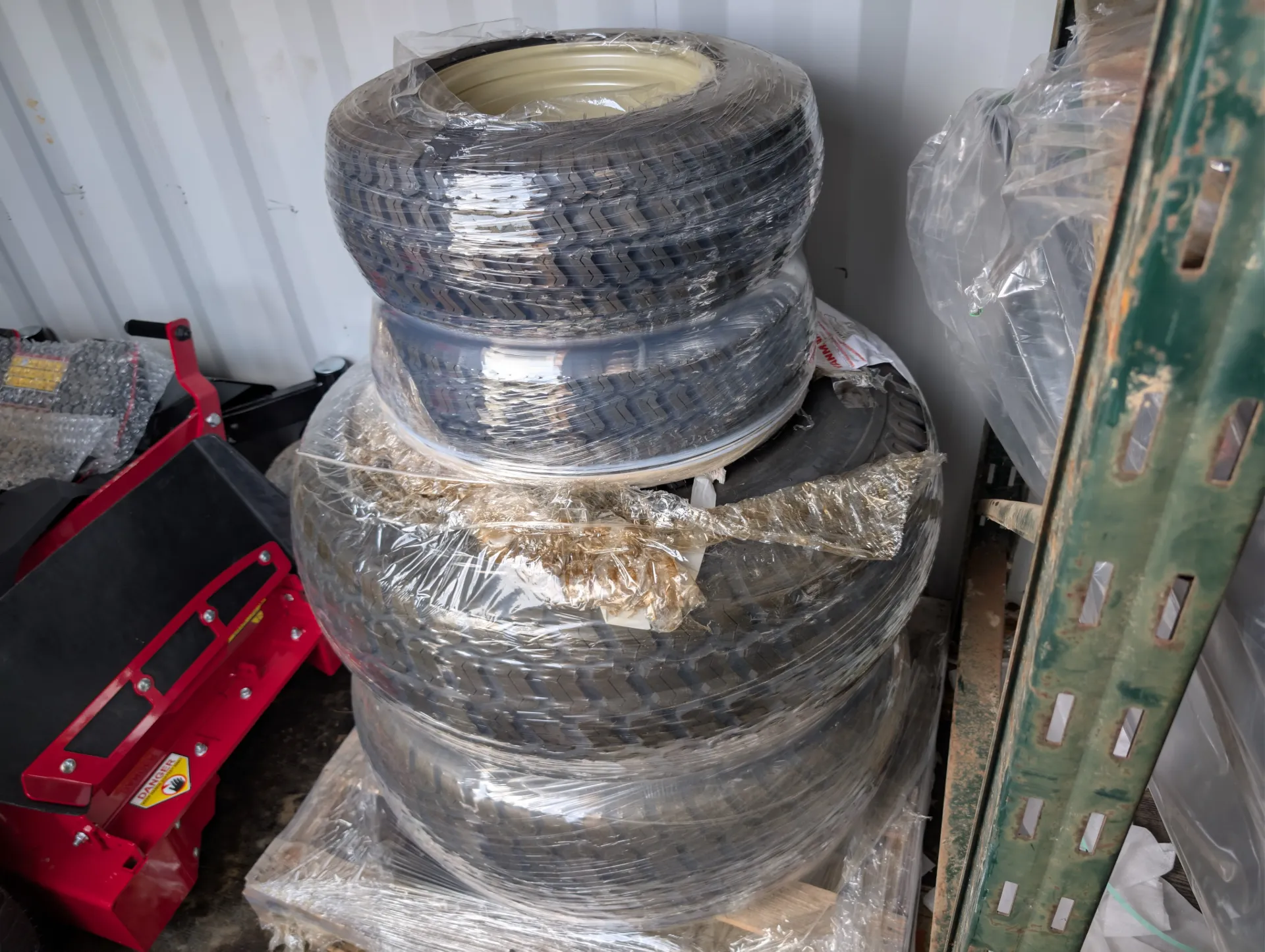 [YM-R3KIT-SA324P] Yanmar Turf Tire Kit for SA324 and SA325